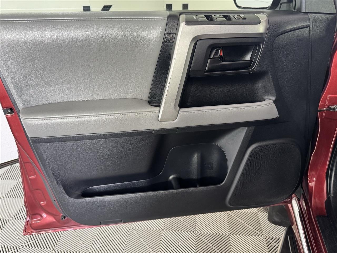 Toyota 4Runner SR5 4WD 2012