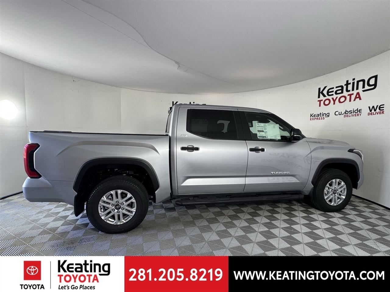 Toyota Tundra SR5 CrewMax 4WD 2026