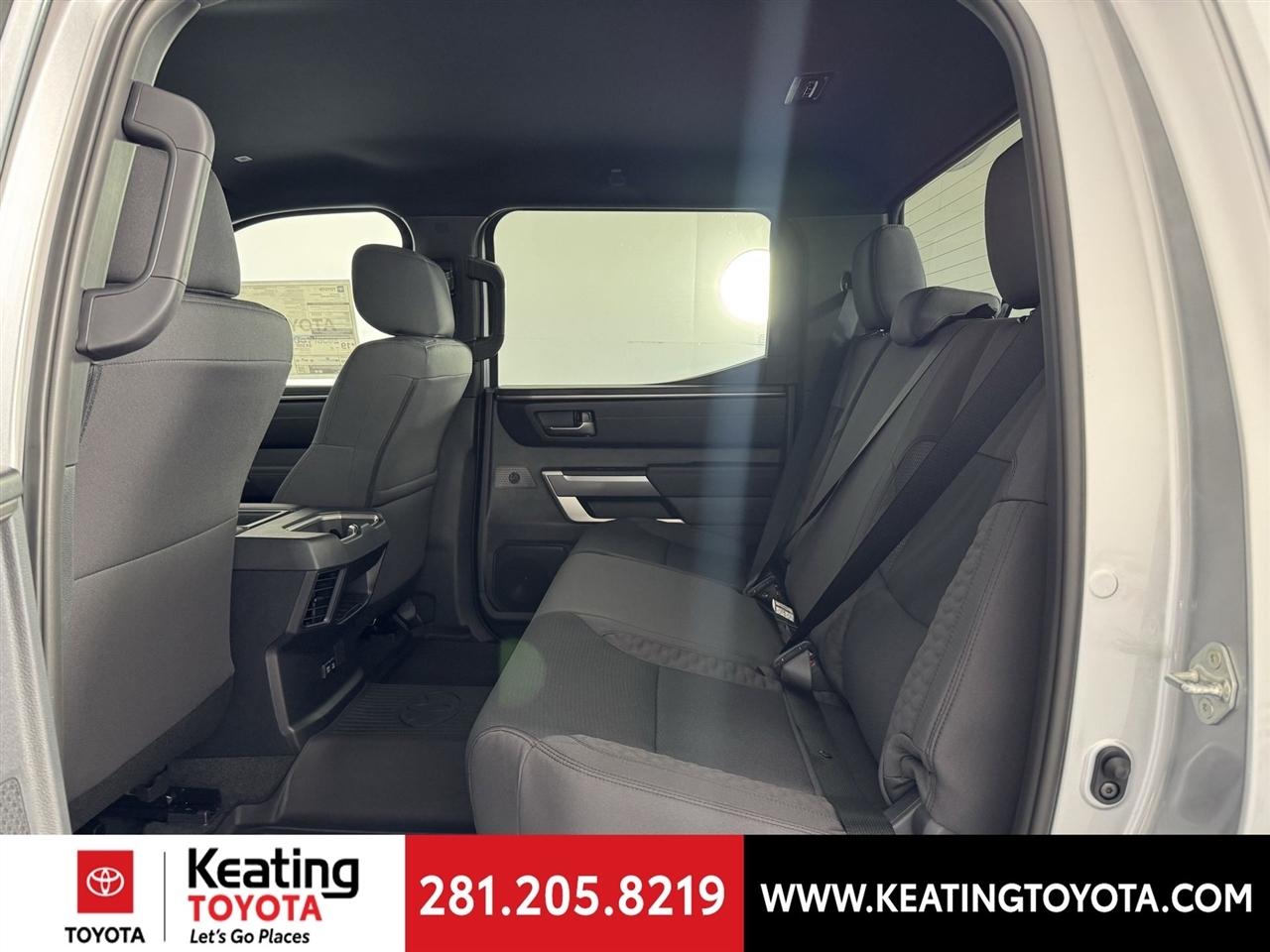Toyota Tundra SR5 CrewMax 4WD 2026