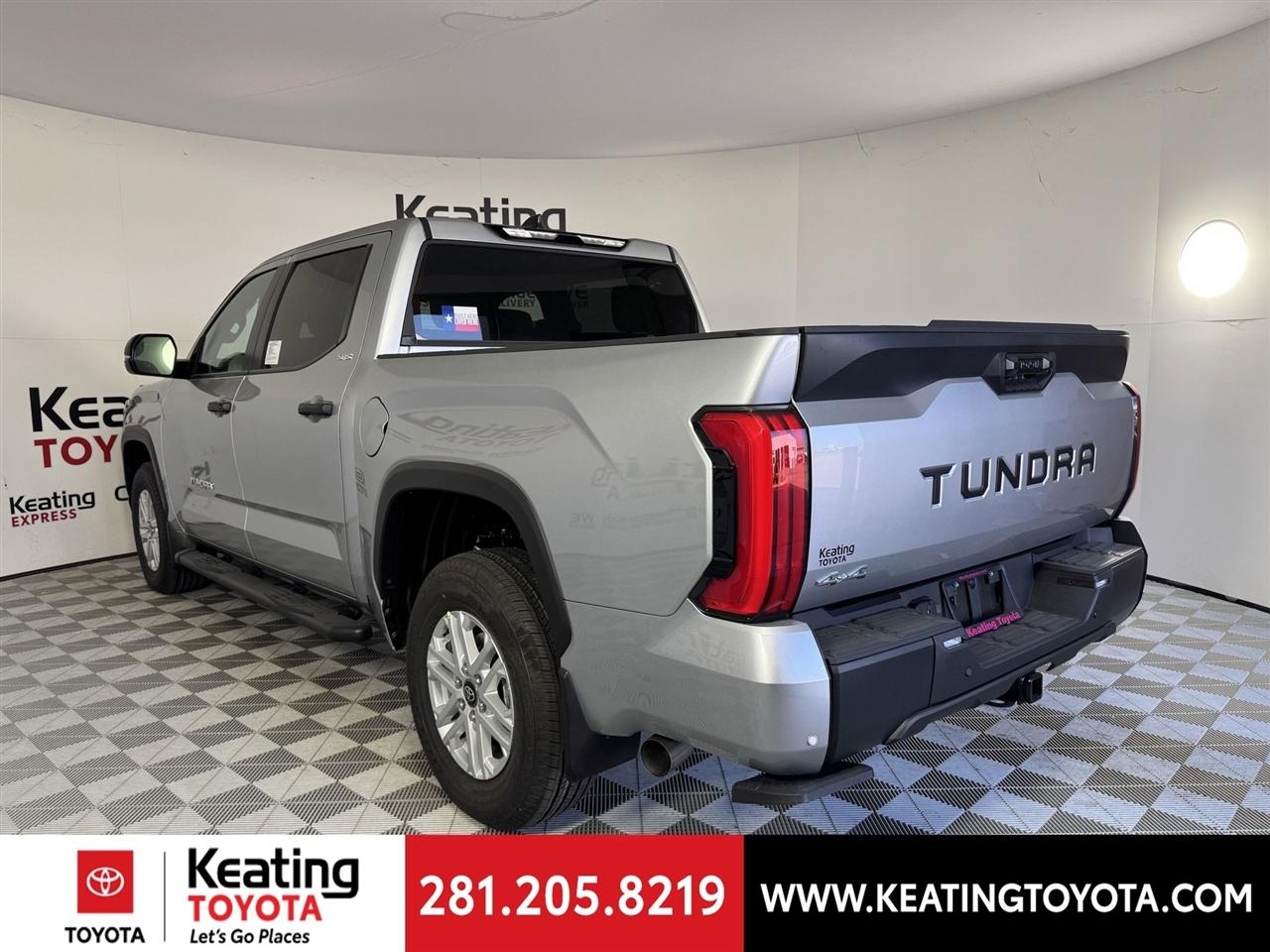 Toyota Tundra SR5 CrewMax 4WD 2026