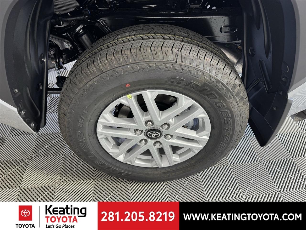 Toyota Tundra SR5 CrewMax 4WD 2026