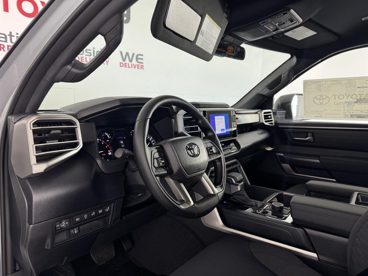 Toyota Tundra SR5 CrewMax 4WD 2026