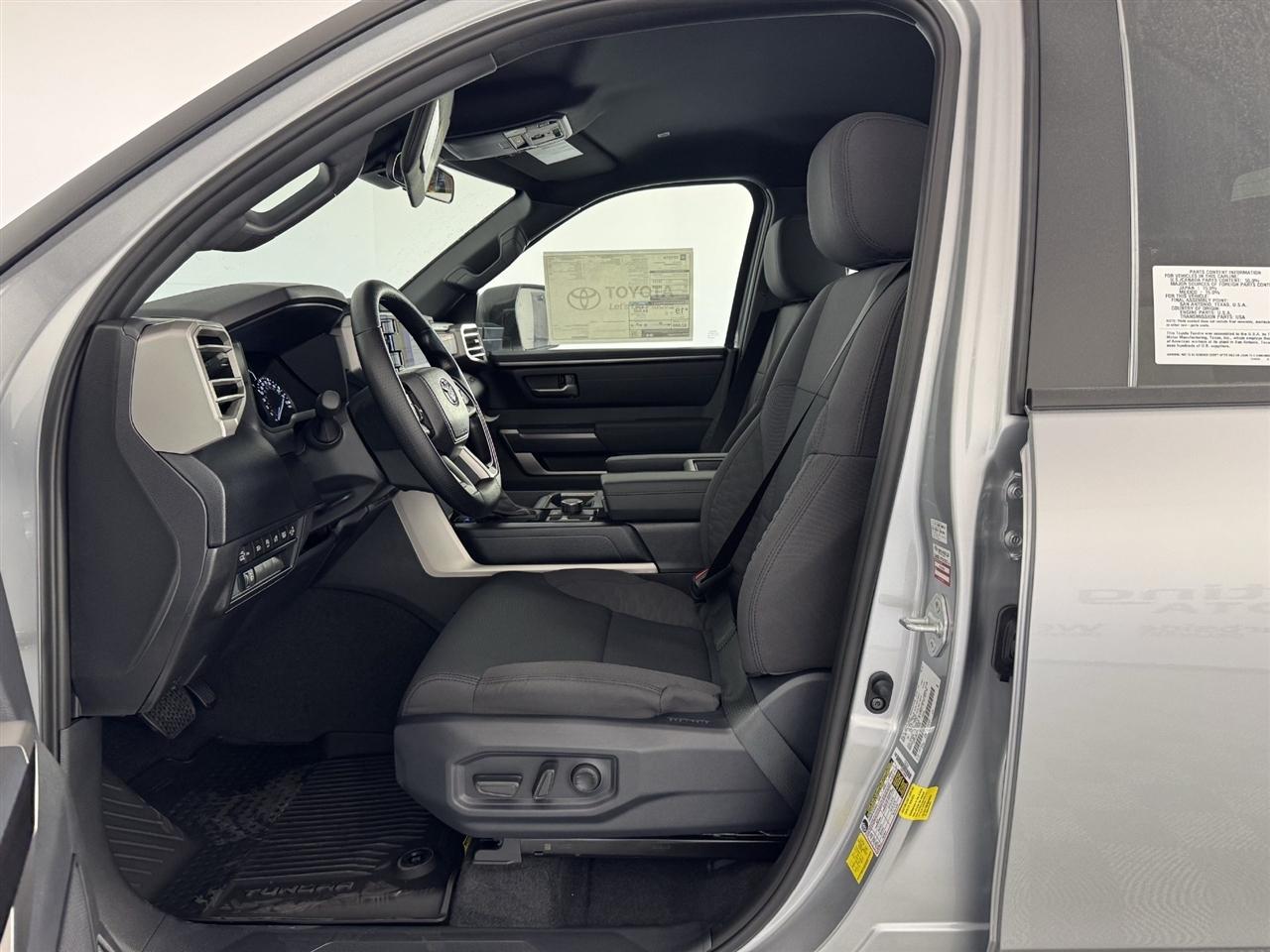 Toyota Tundra SR5 CrewMax 4WD 2026