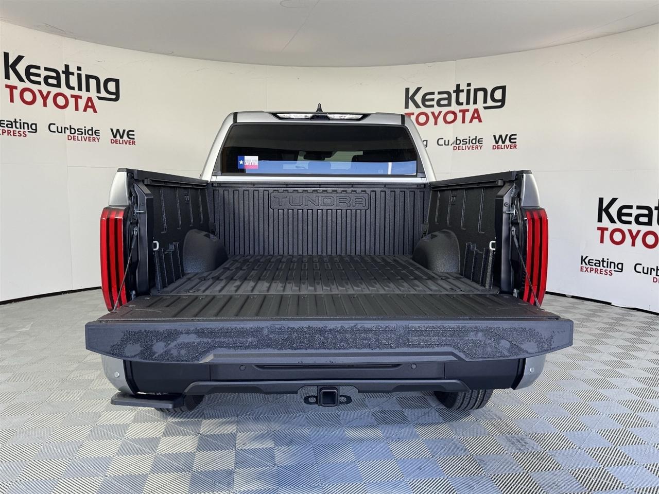 Toyota Tundra SR5 CrewMax 4WD 2026