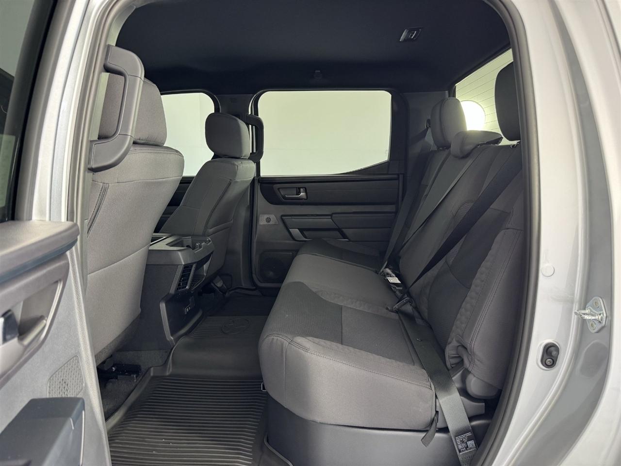 Toyota Tundra SR5 CrewMax 2WD 2026