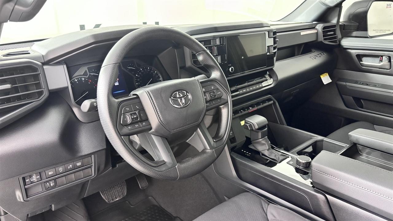 Toyota Tundra SR5 CrewMax 2WD 2026