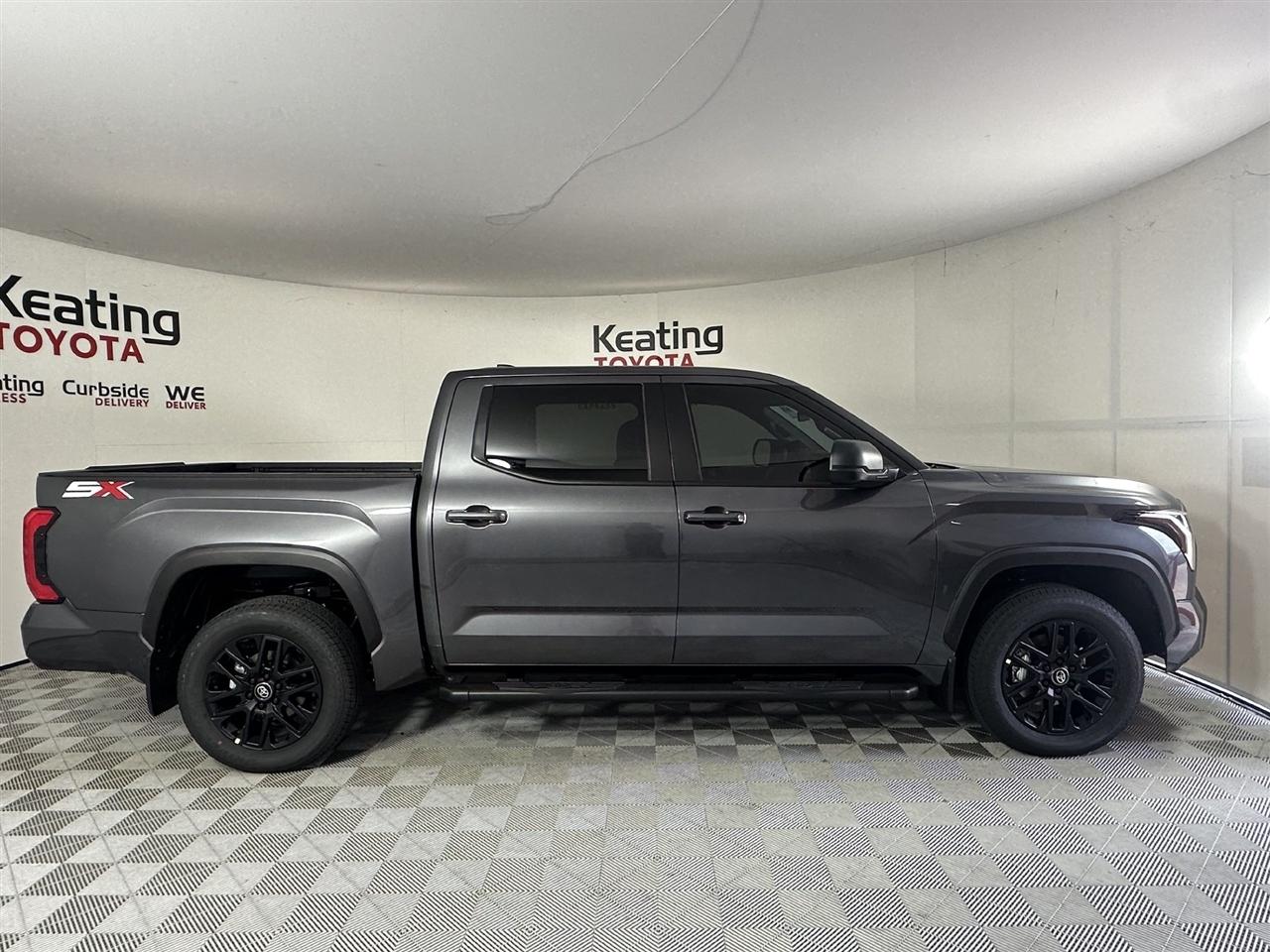 Toyota Tundra SR5 CrewMax 2WD 2026
