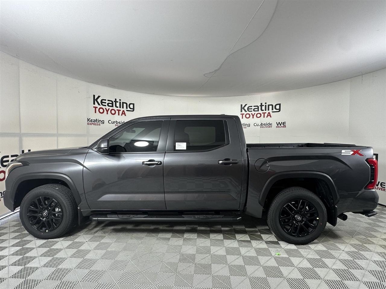 Toyota Tundra SR5 CrewMax 2WD 2026