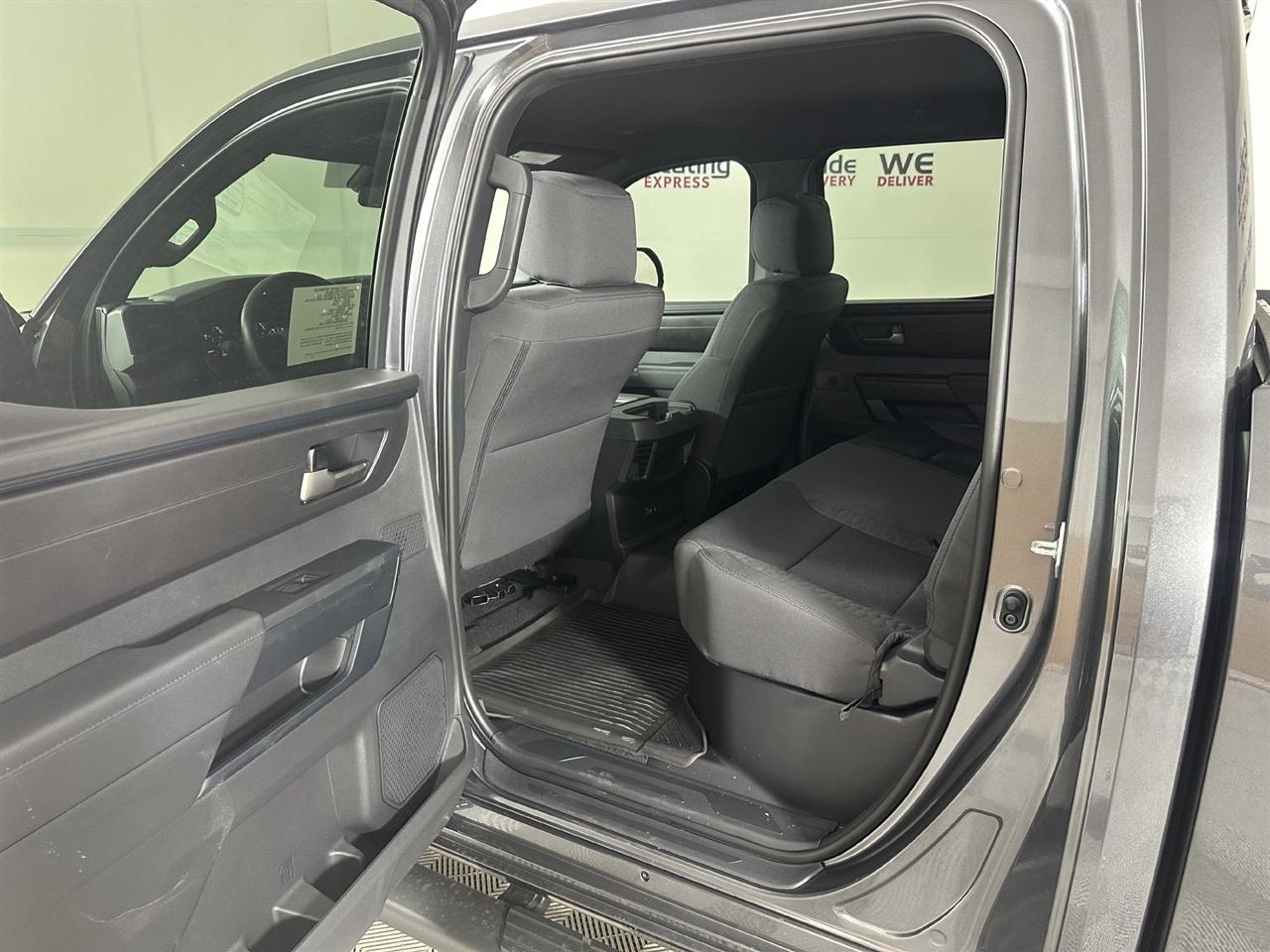 Toyota Tundra SR5 CrewMax 2WD 2026
