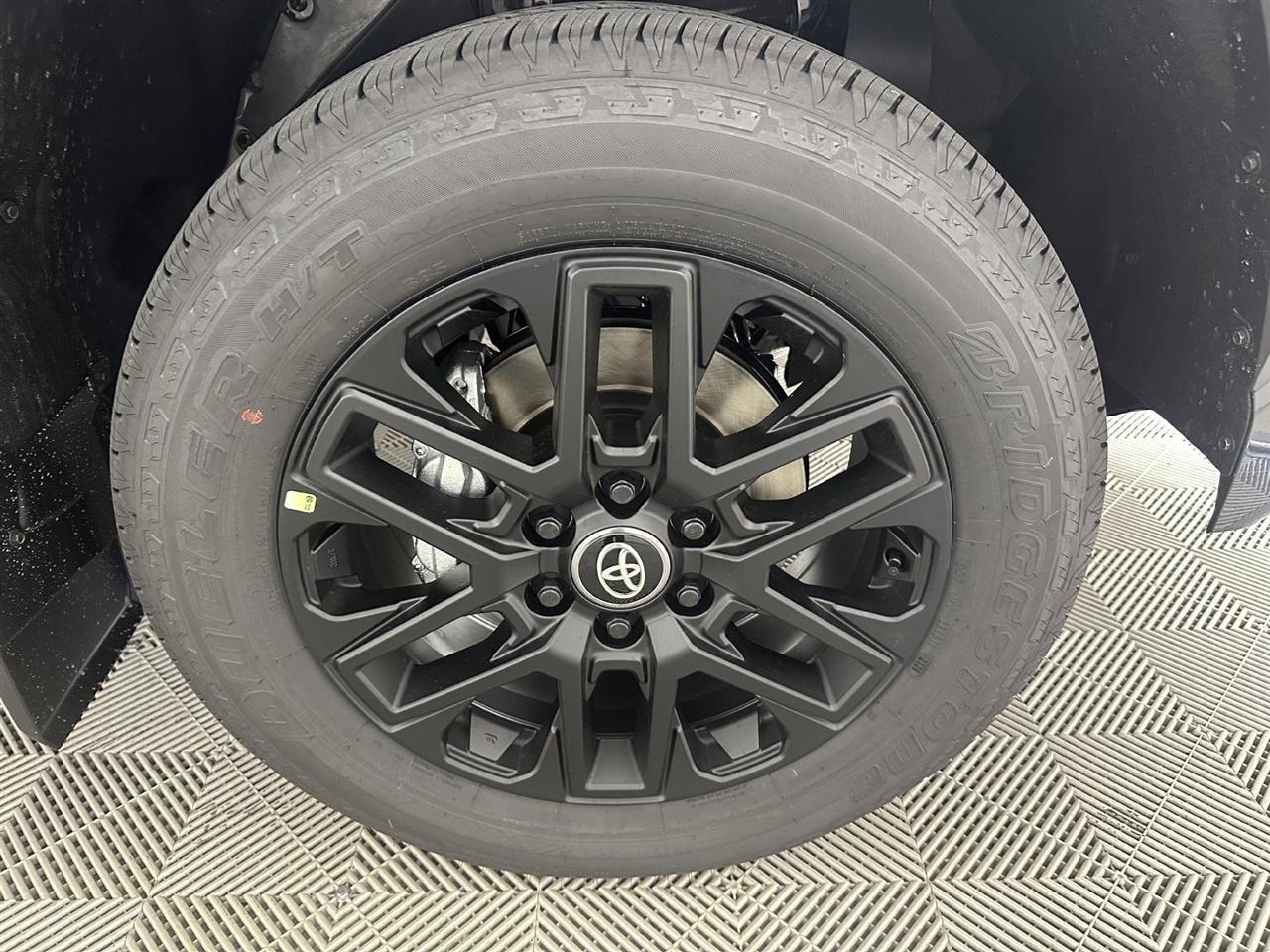 Toyota Tundra SR5 CrewMax 2WD 2026