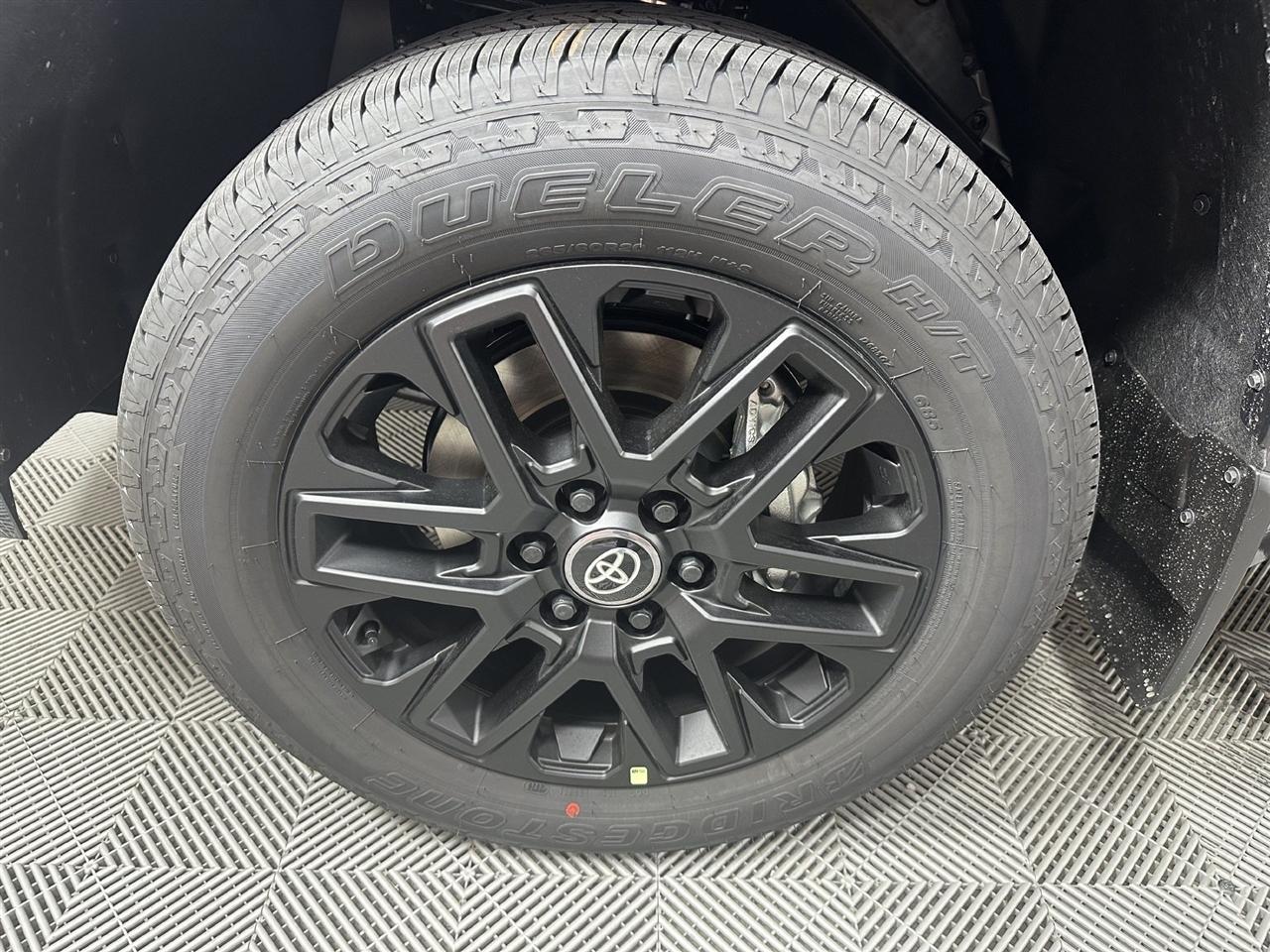 Toyota Tundra SR5 CrewMax 2WD 2026