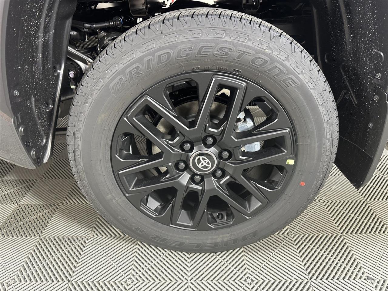Toyota Tundra SR5 CrewMax 2WD 2026