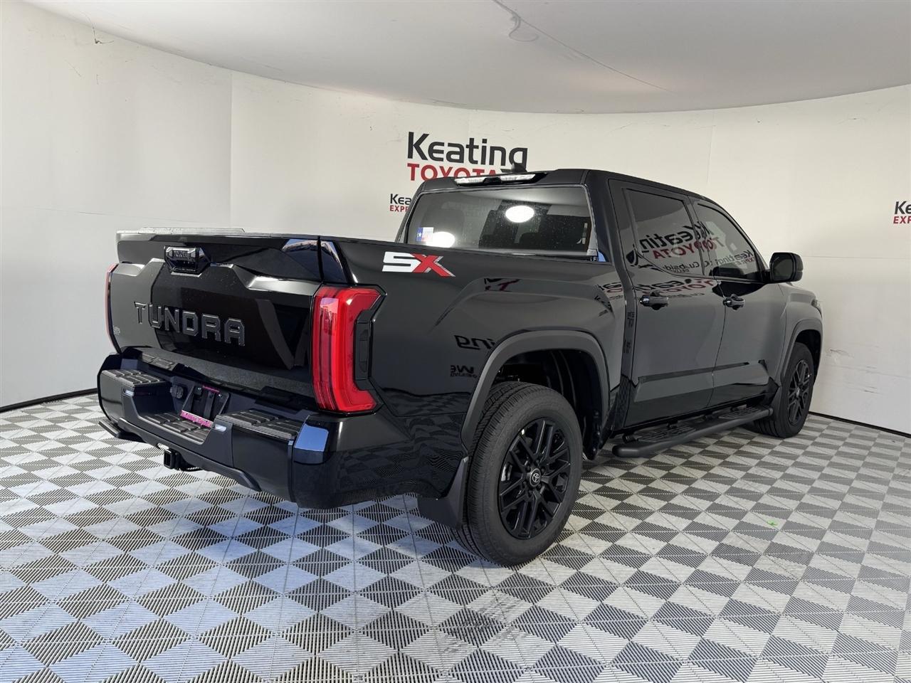 Toyota Tundra SR5 CrewMax 2WD 2026