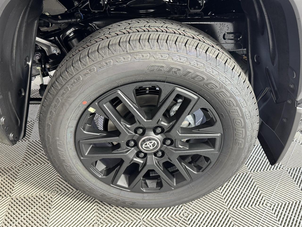 Toyota Tundra SR5 CrewMax 2WD 2026