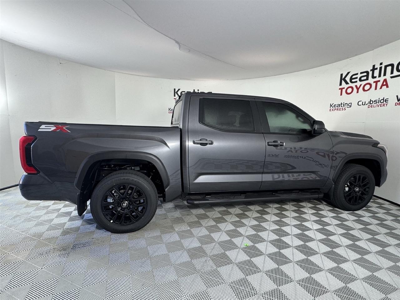 Toyota Tundra SR5 CrewMax 2WD 2026