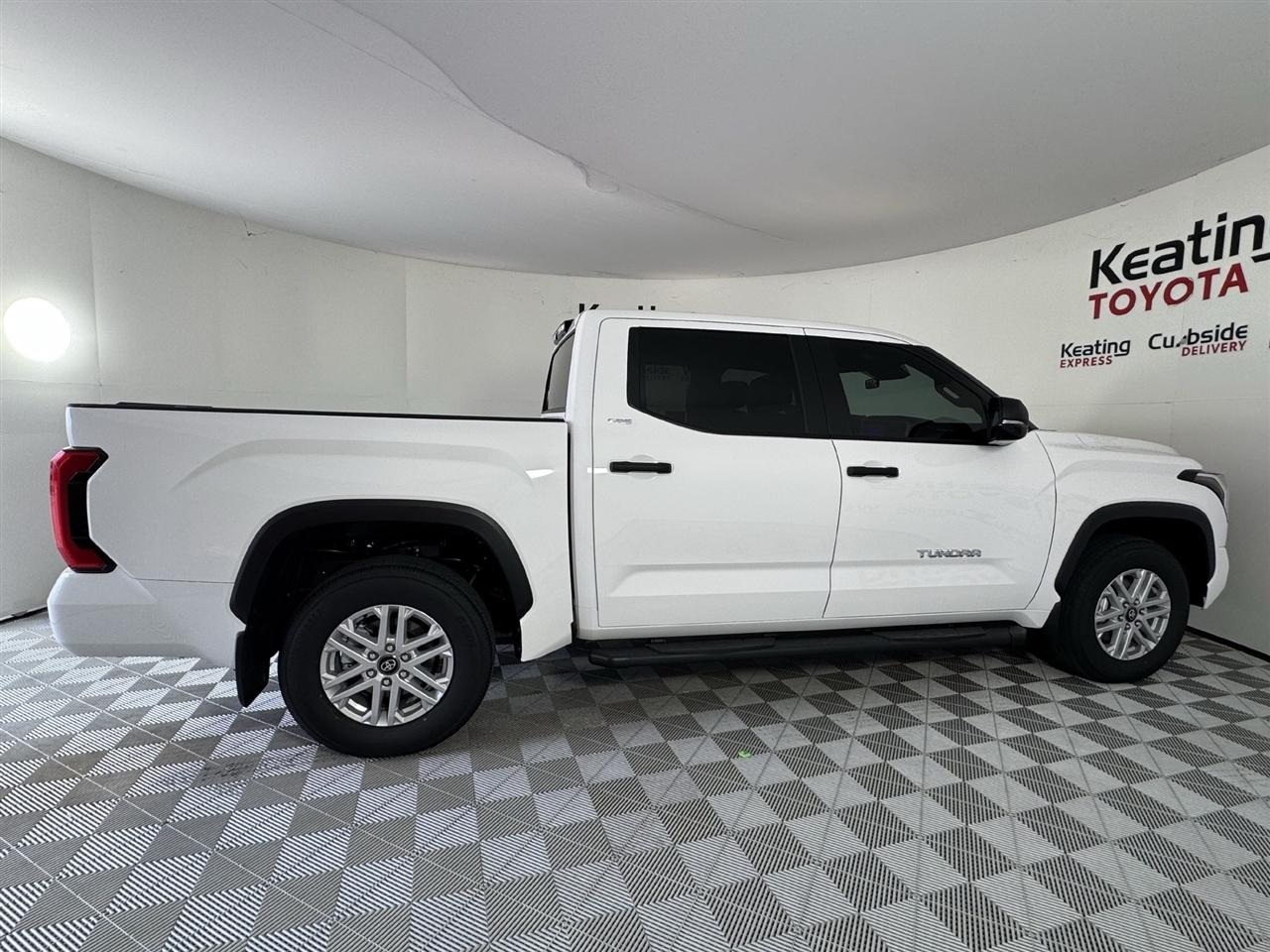 Toyota Tundra SR5 CrewMax 2WD 2026