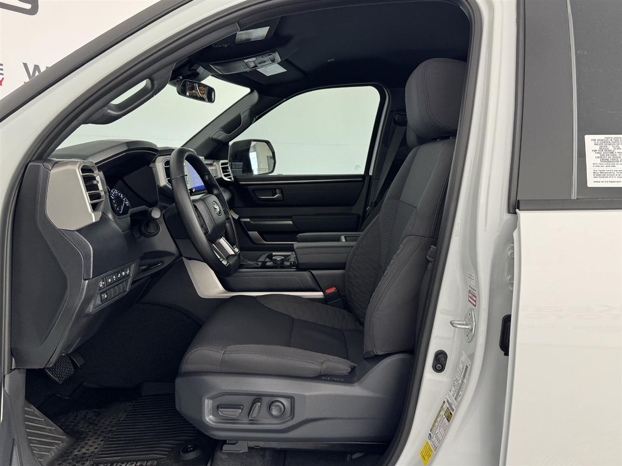 Toyota Tundra SR5 CrewMax 2WD 2026