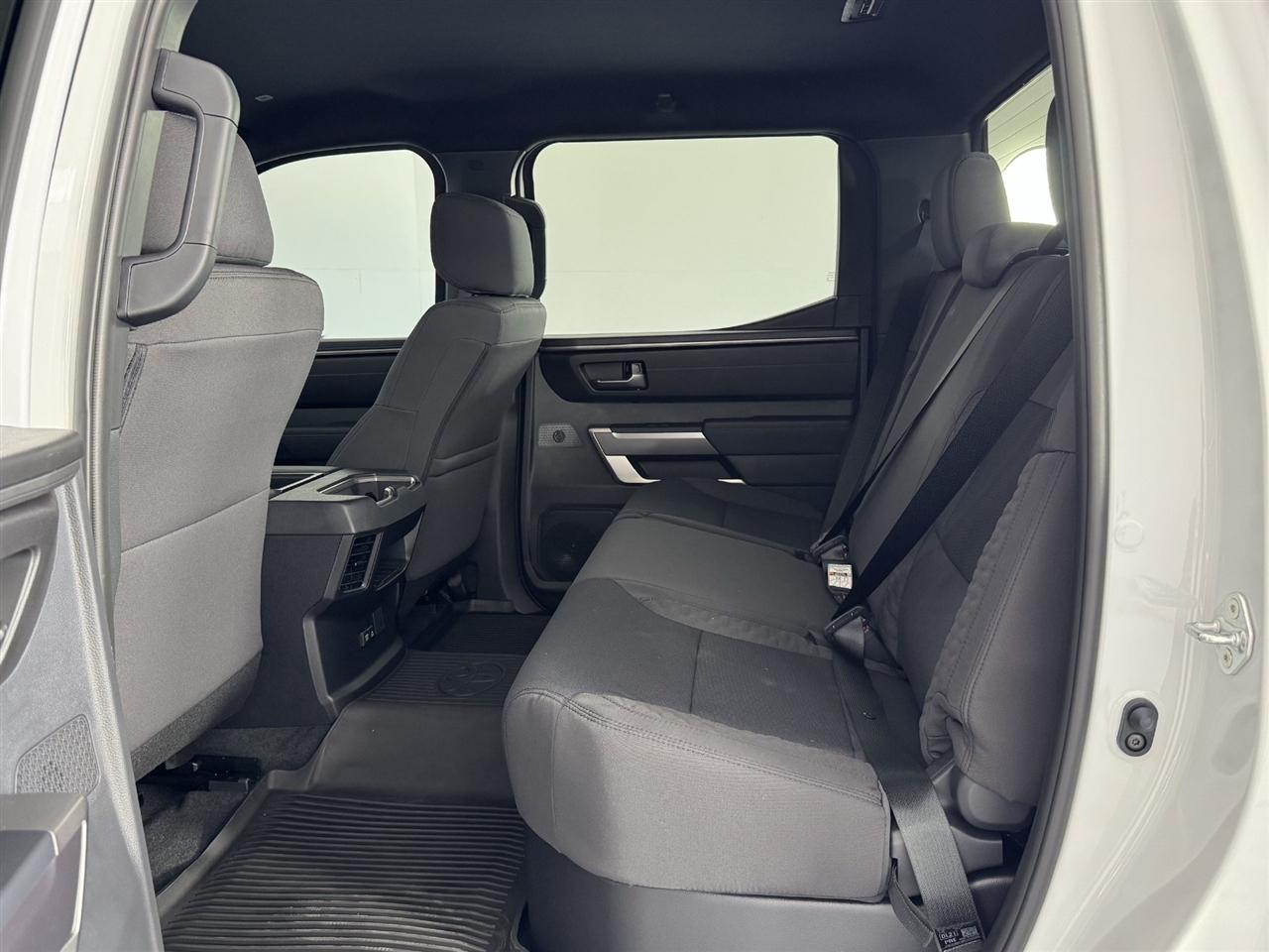 Toyota Tundra SR5 CrewMax 2WD 2026