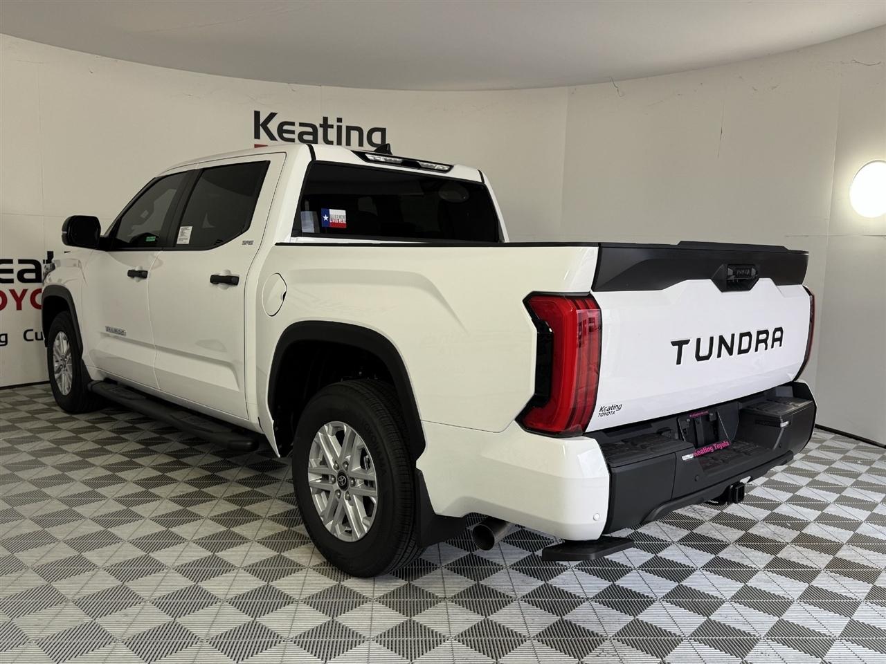 Toyota Tundra SR5 CrewMax 2WD 2026