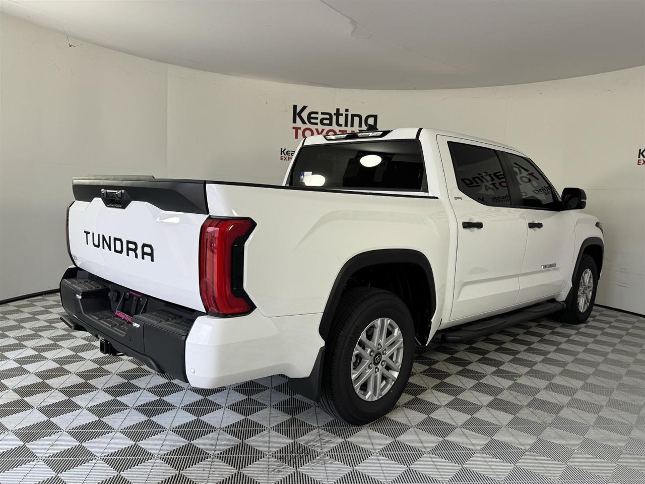 Toyota Tundra SR5 CrewMax 2WD 2026