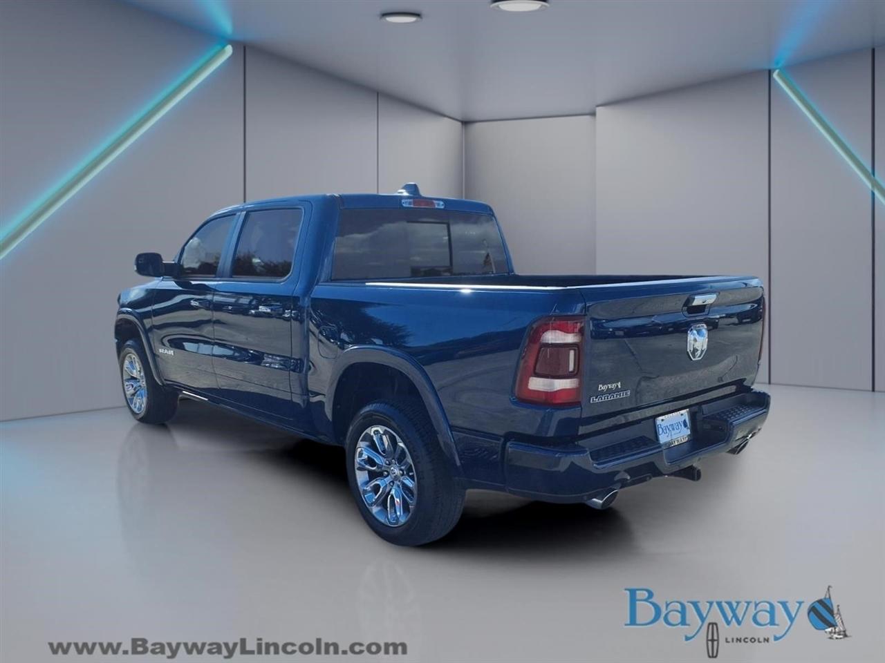 RAM 1500 Laramie Crew Cab SWB 2WD 2022