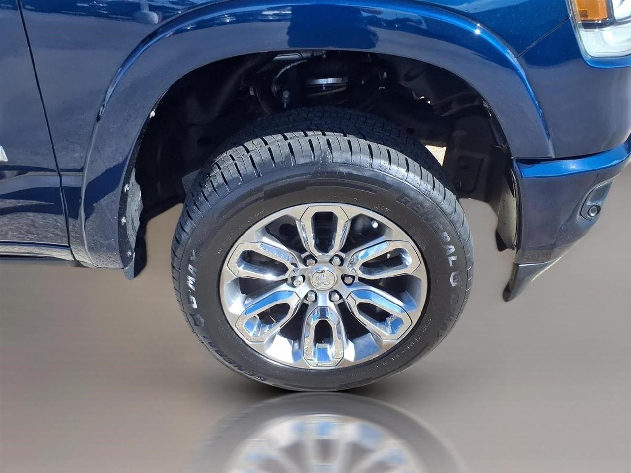 RAM 1500 Laramie Crew Cab SWB 2WD 2022