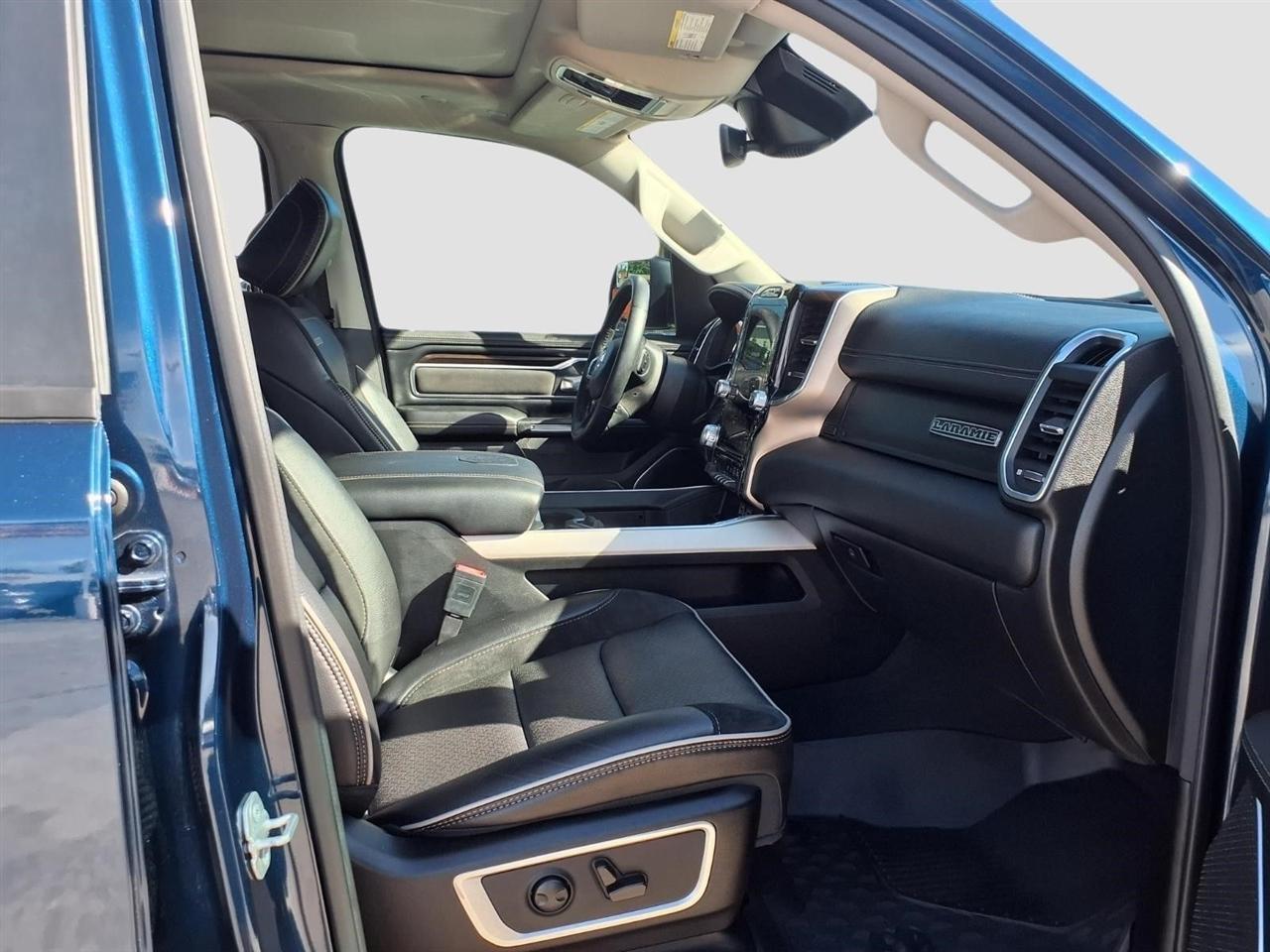 RAM 1500 Laramie Crew Cab SWB 2WD 2022