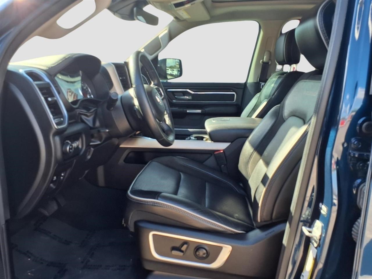RAM 1500 Laramie Crew Cab SWB 2WD 2022
