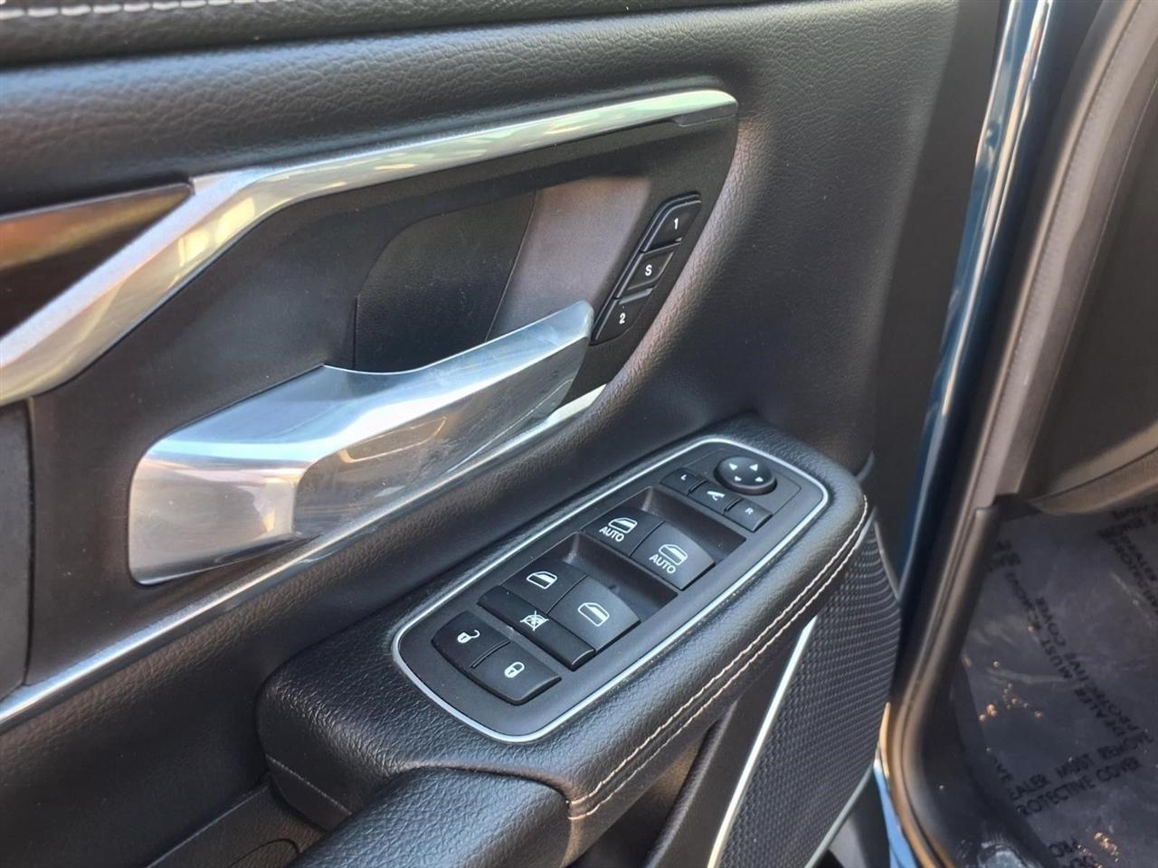 RAM 1500 Laramie Crew Cab SWB 2WD 2022