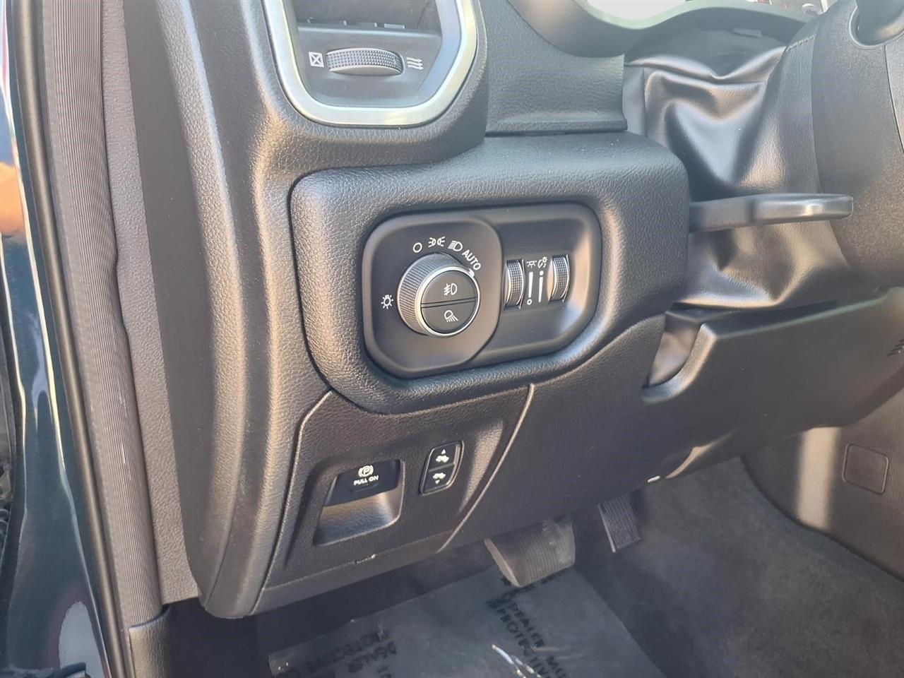 RAM 1500 Laramie Crew Cab SWB 2WD 2022