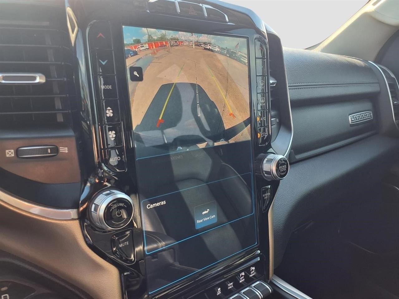 RAM 1500 Laramie Crew Cab SWB 2WD 2022