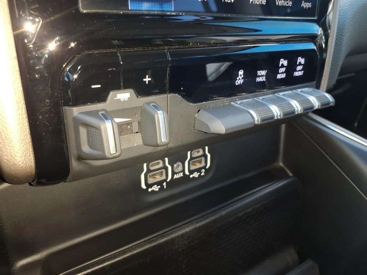 RAM 1500 Laramie Crew Cab SWB 2WD 2022