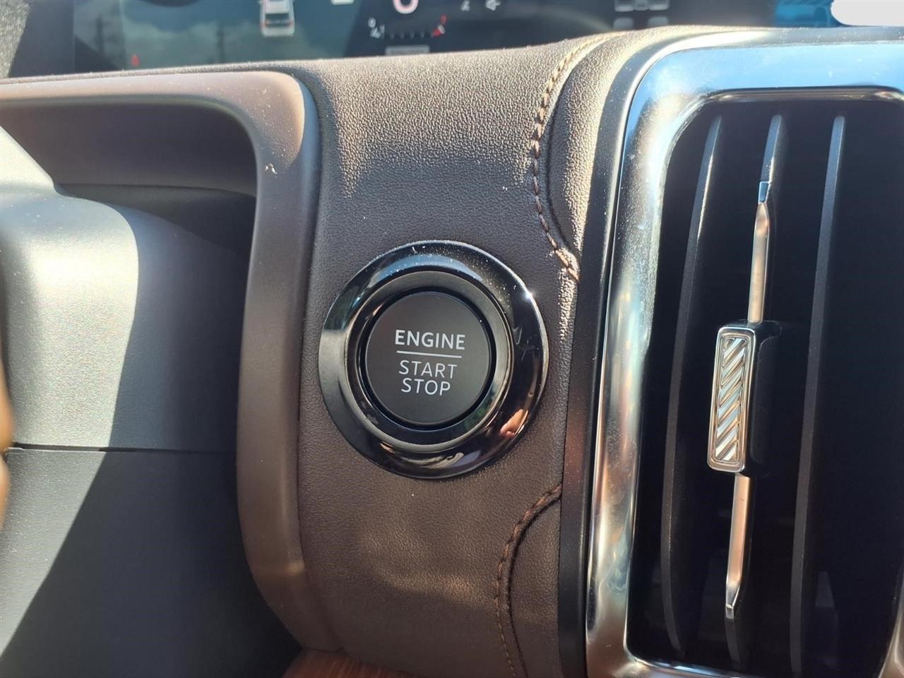 Ford Expedition King Ranch 4WD 2025