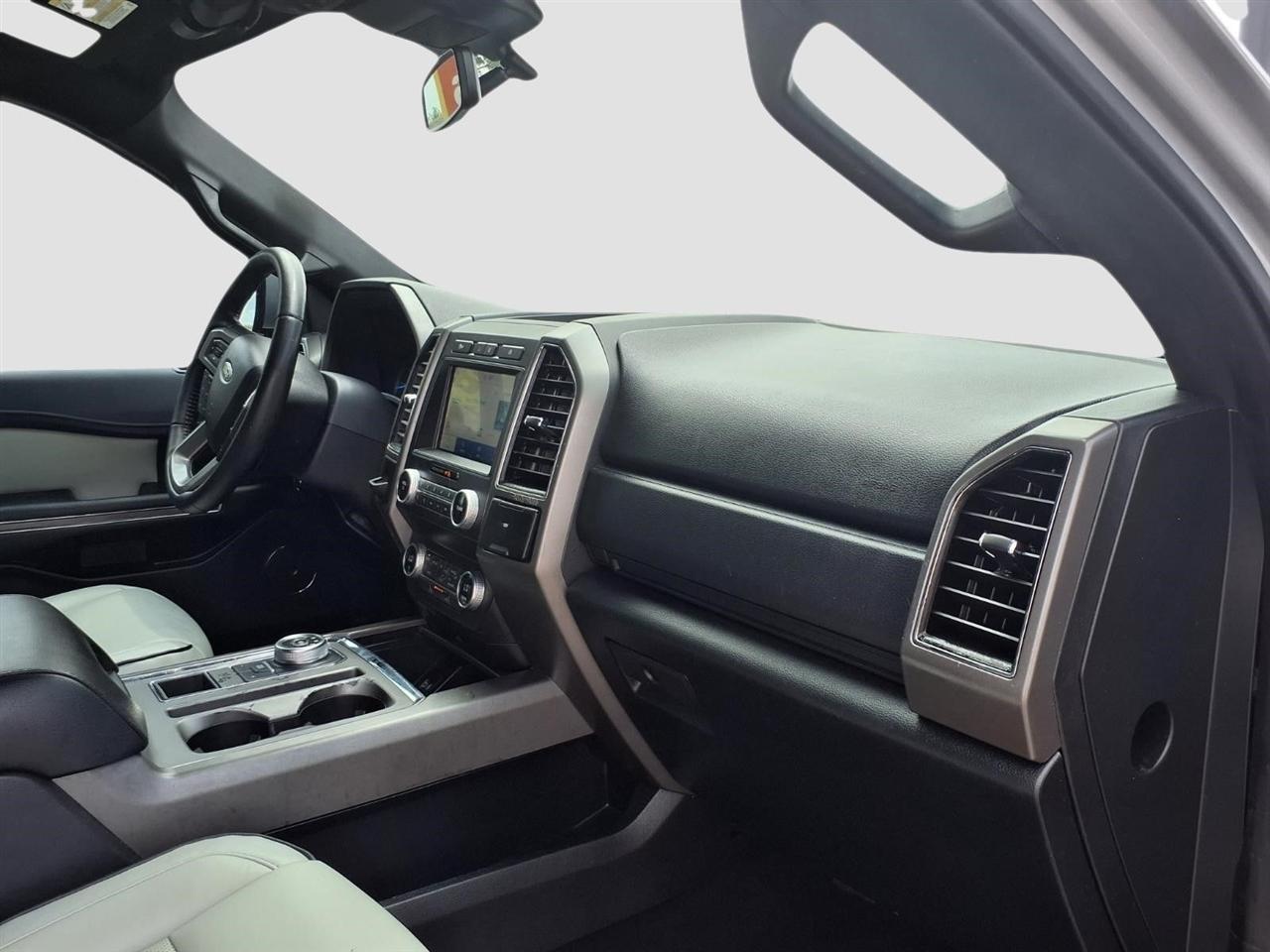 Ford Expedition XLT 2021
