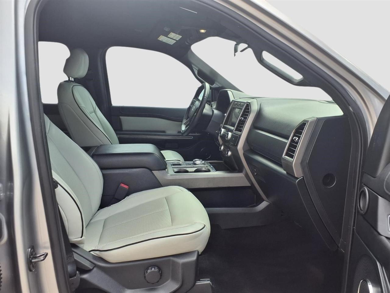 Ford Expedition XLT 2021