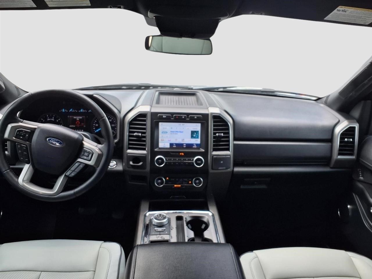Ford Expedition XLT 2021