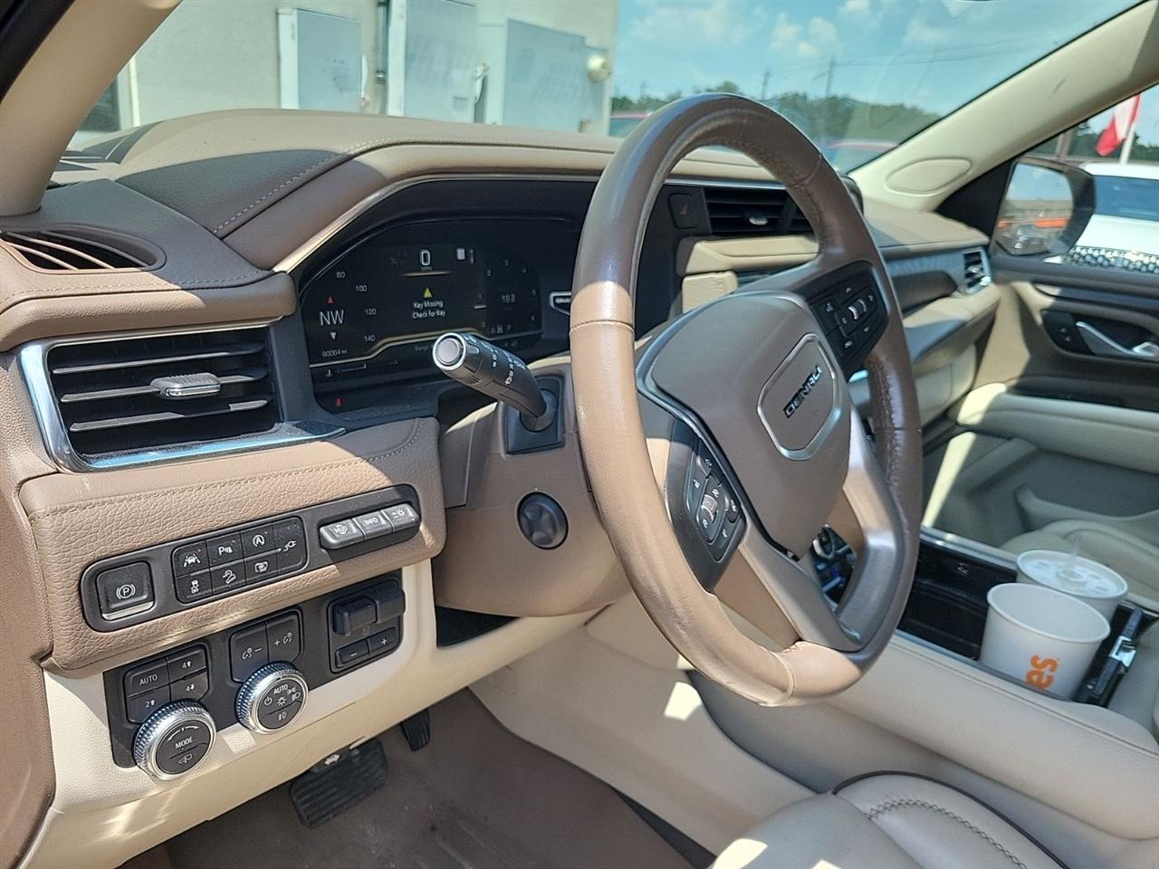GMC Yukon XL Denali 4WD 2022