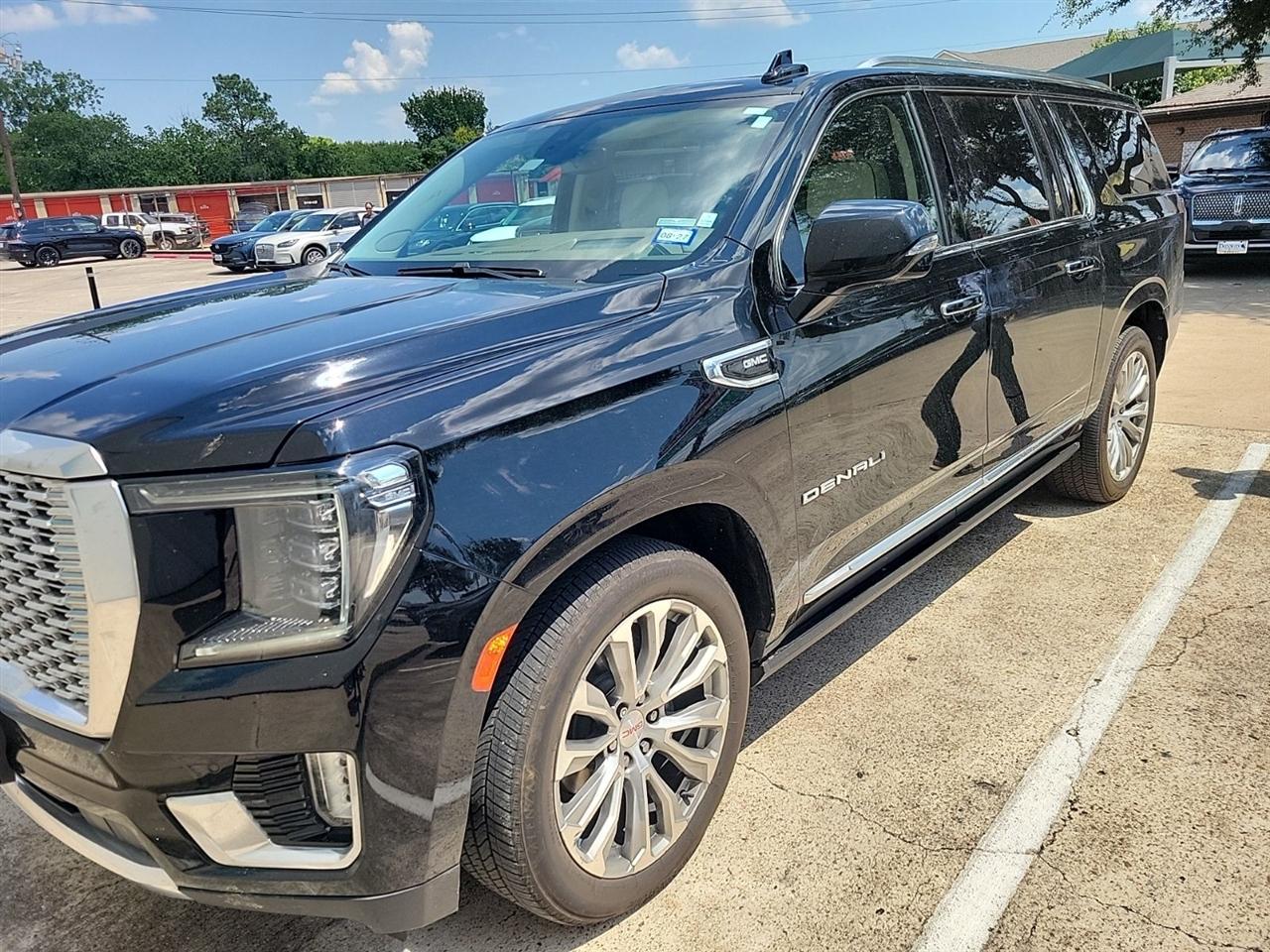 GMC Yukon XL Denali 4WD 2022