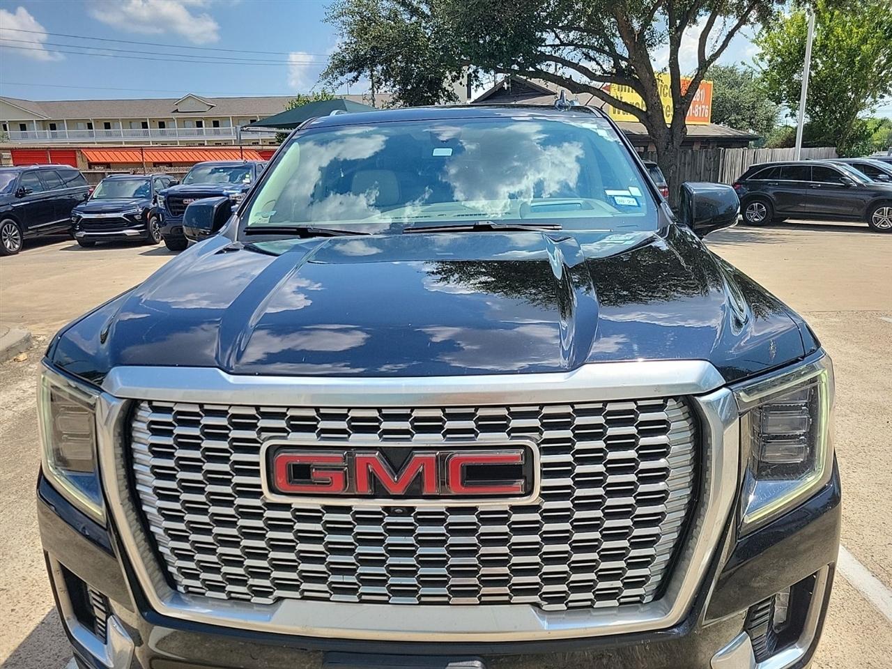 GMC Yukon XL Denali 4WD 2022