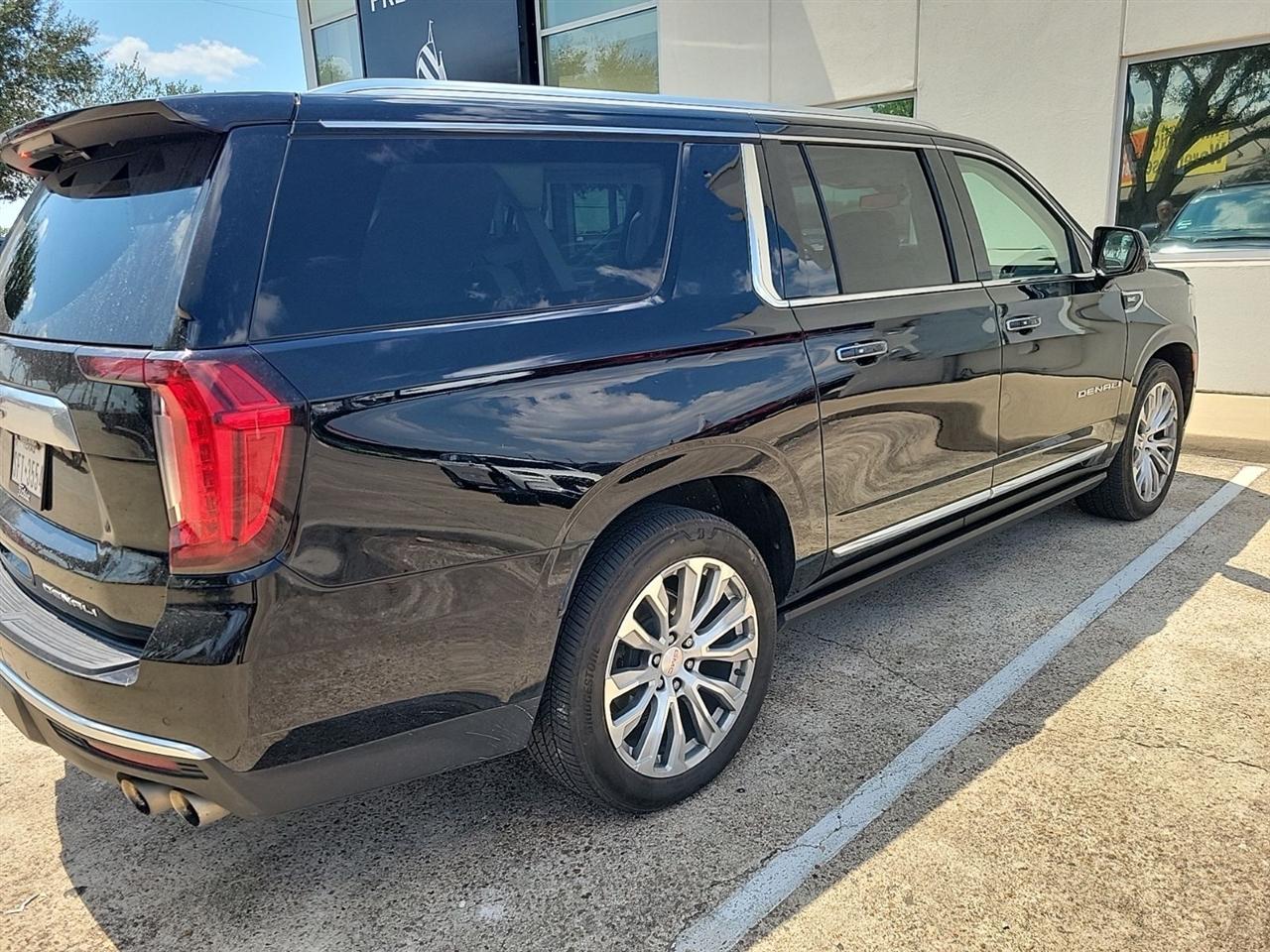GMC Yukon XL Denali 4WD 2022
