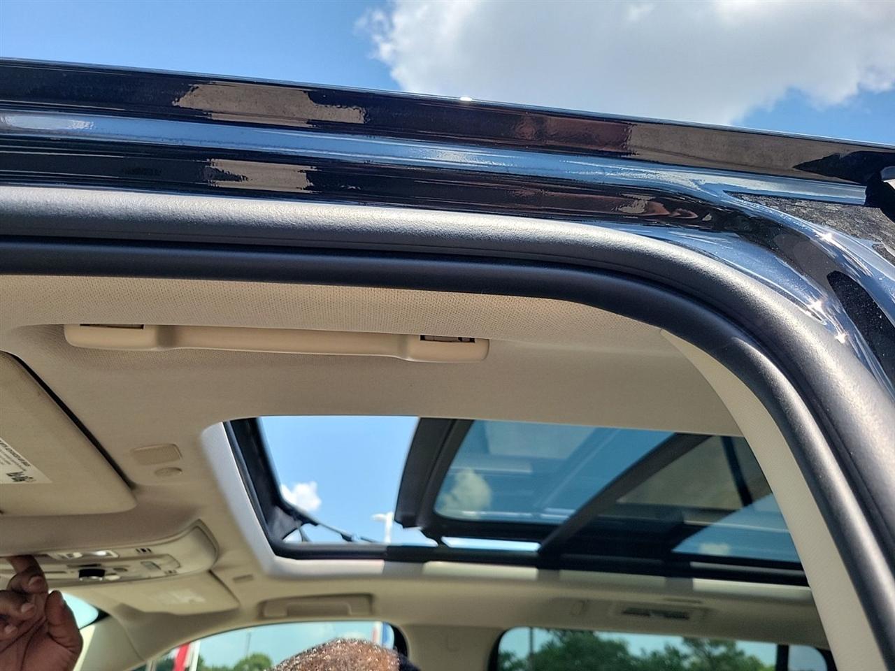 GMC Yukon XL Denali 4WD 2022