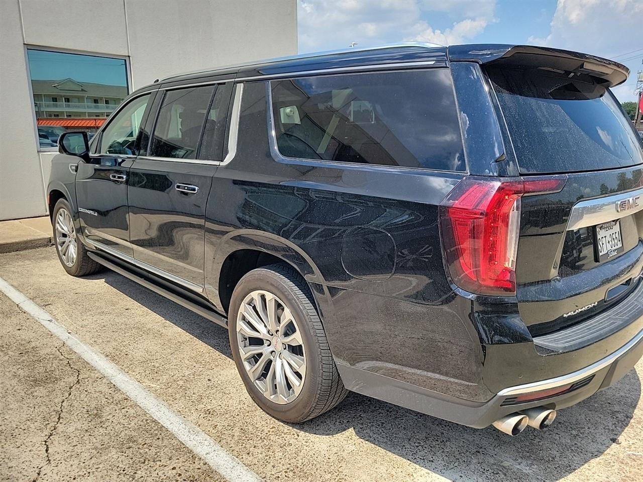 GMC Yukon XL Denali 4WD 2022