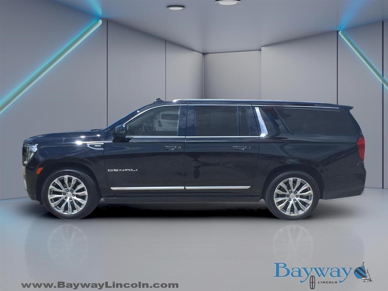 GMC Yukon XL Denali 4WD 2022