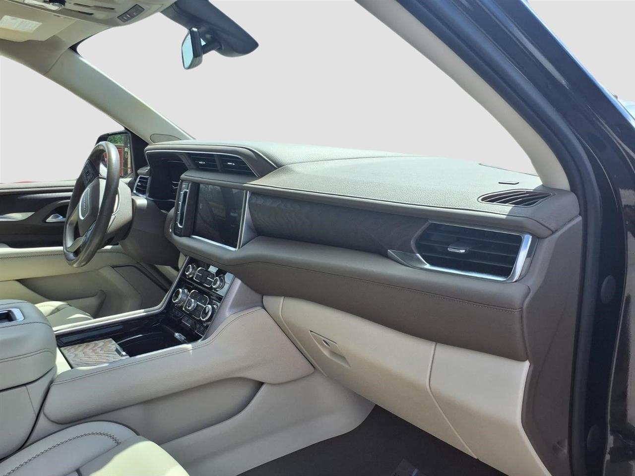 GMC Yukon XL Denali 4WD 2022