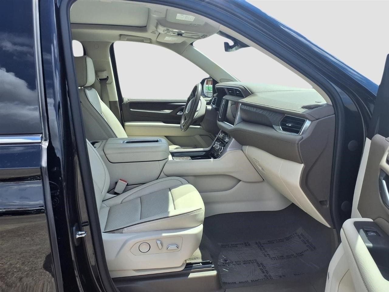 GMC Yukon XL Denali 4WD 2022
