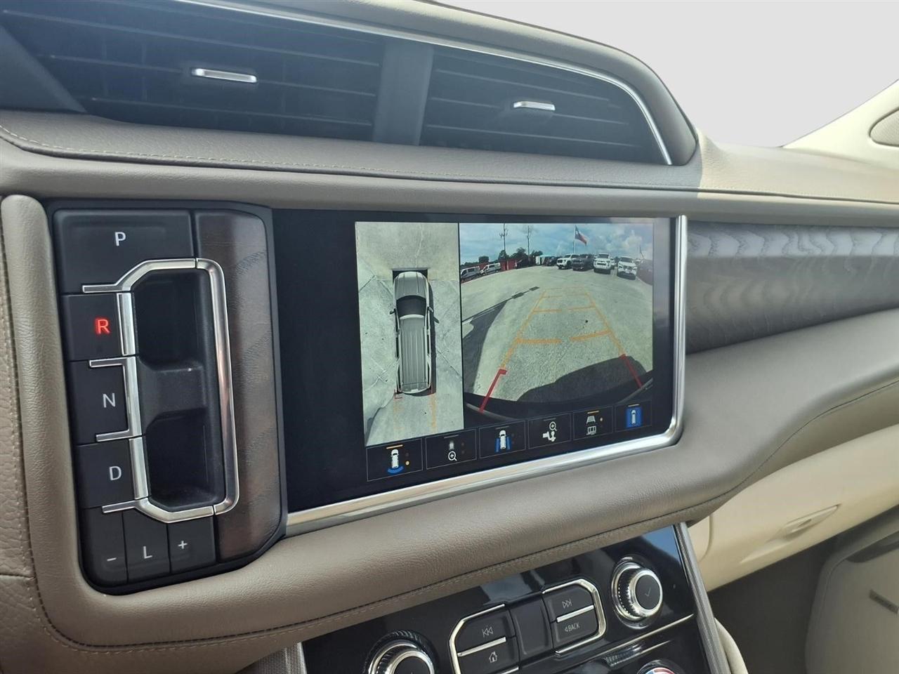 GMC Yukon XL Denali 4WD 2022