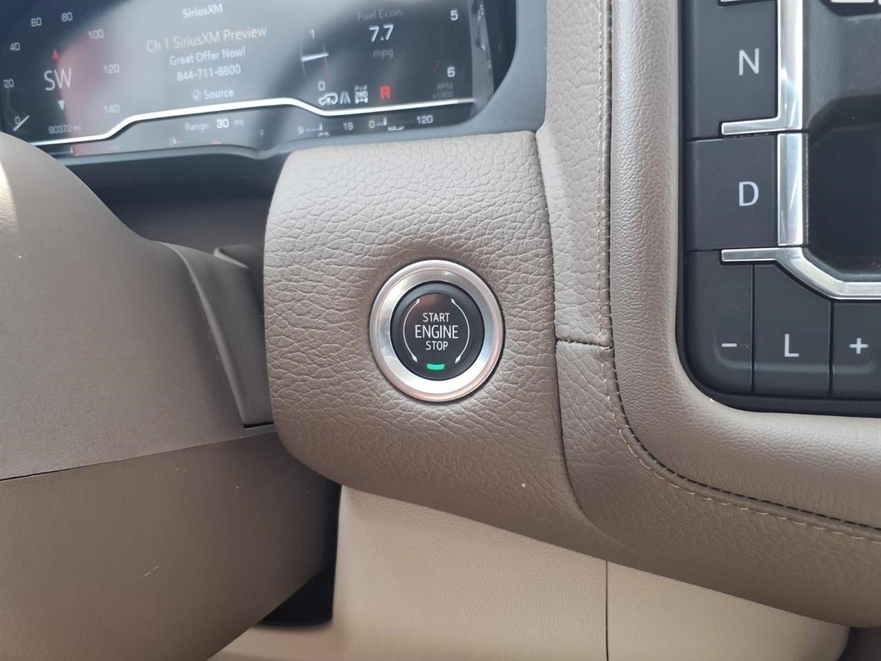 GMC Yukon XL Denali 4WD 2022