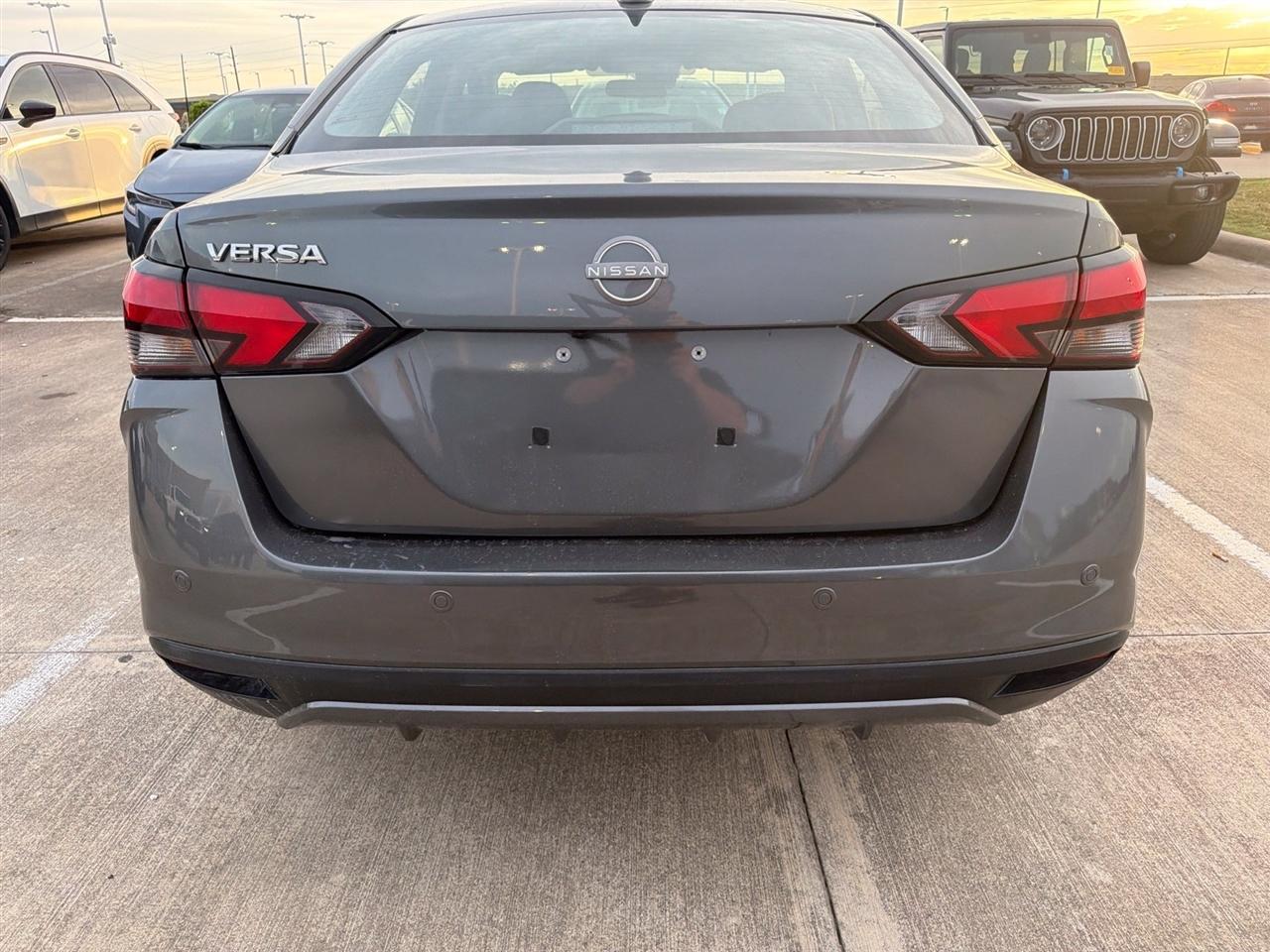 Nissan Versa SV 2025