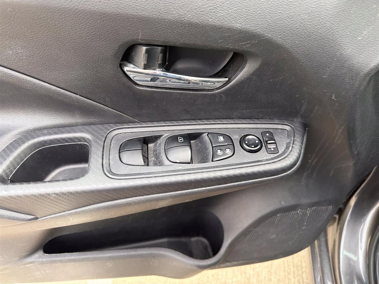Nissan Versa SV 2025