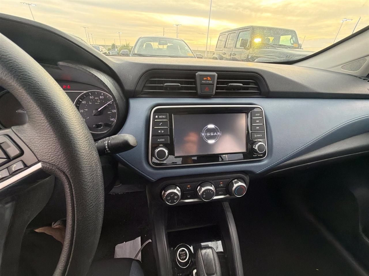 Nissan Versa SV 2025